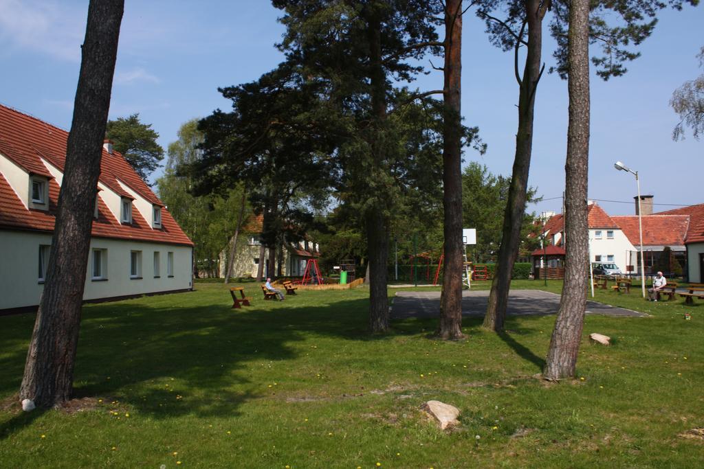 Osrodek Wypoczynkowy Merkury Mrzeżyno Exterior foto